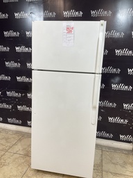 [89739] Ge Used Refrigerator Top and Bottom 28x67 1/2”