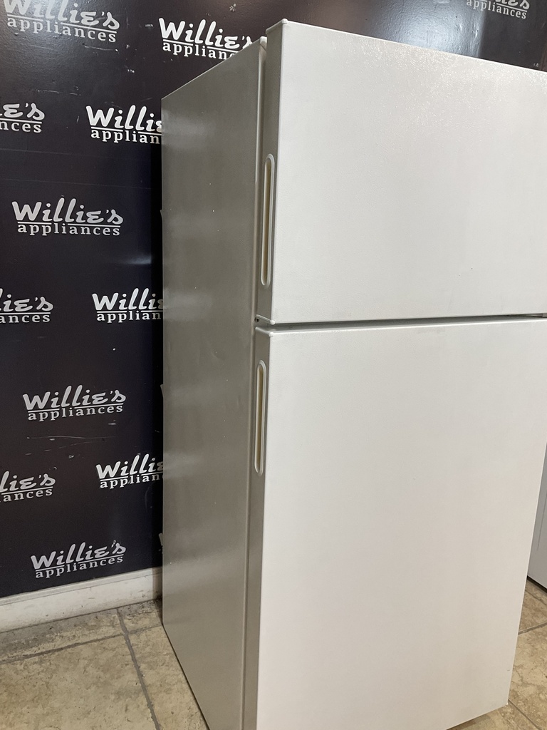 Hotpoint Used Refrigerator Top and Bottom 28x61 1/2” (White) 