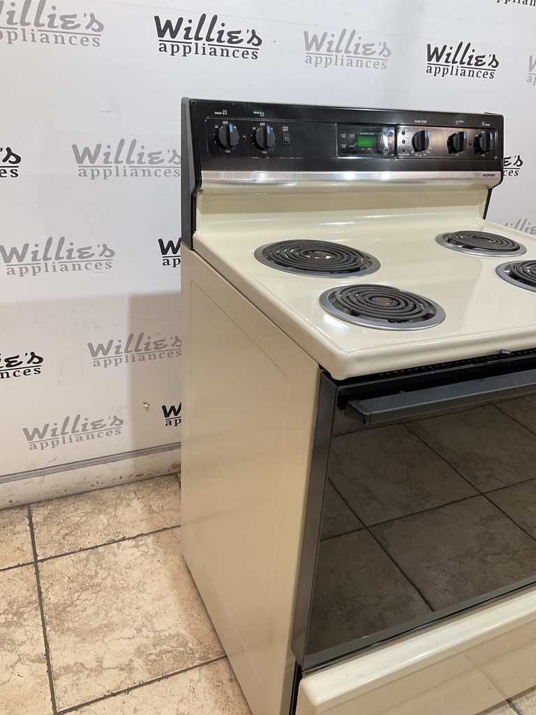 Hotpoint Used Electric Stove 220volts (40/50 AMP) 30inches {no cord} (Bisque/Black) 