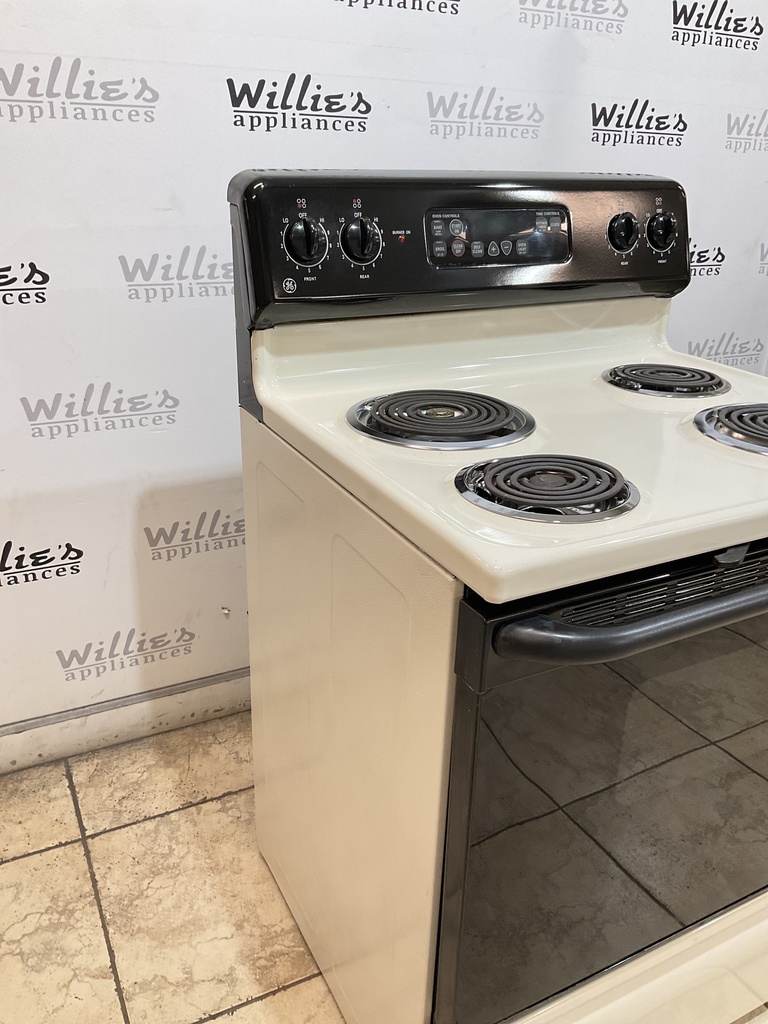 Ge Used Electric Stove 220volts (40/50 AMP) 30inches {no cord} (Bisque/Black) 
