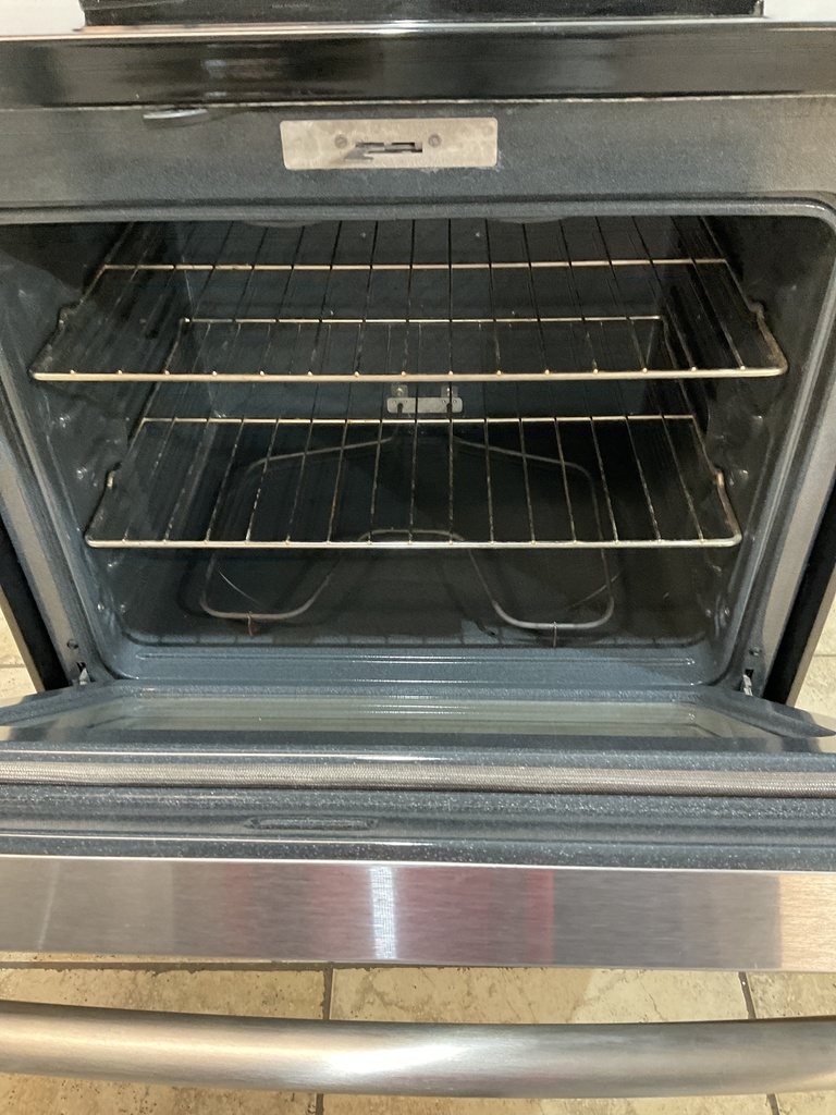Ge Used Electric Stove 220volts (40/50 AMP) 30inches {no cord} (Stainless steel)