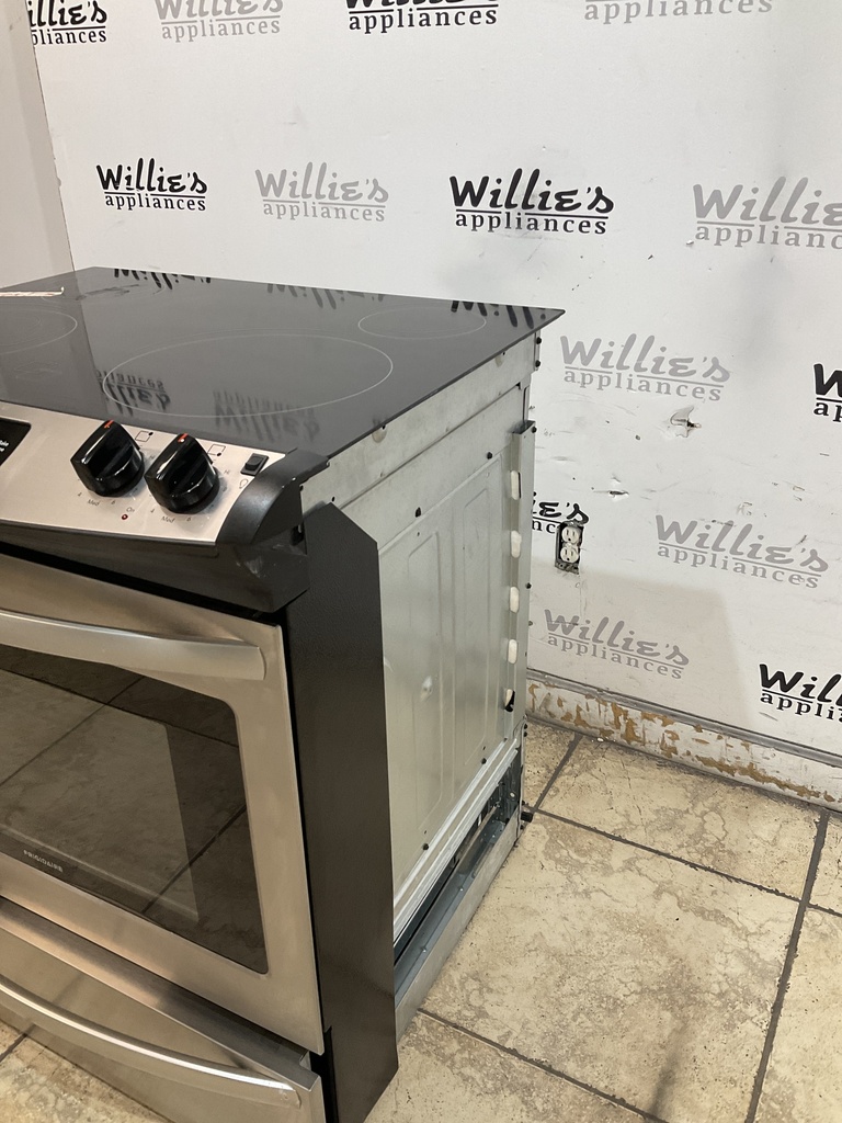 Frigidaire Used Electric Stove 220volts (40/50 AMP) 30inches {no cord} (Stainless steel ) 