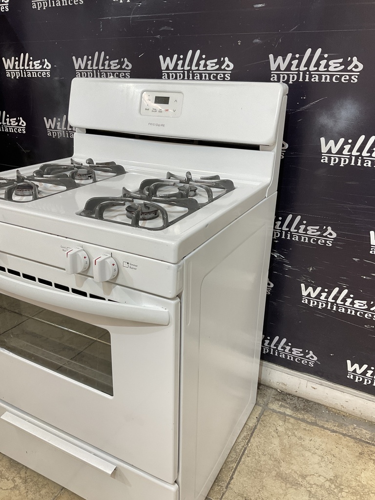 Frigidaire Used Natural Gas Stove 30inches (White) 