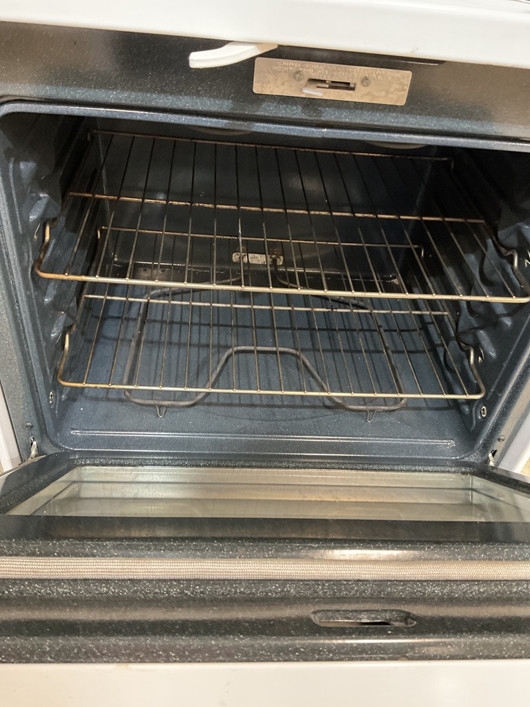 Ge Used Electric Stove 220volts (40/50 AMP) 30inches {no cord} (White) 