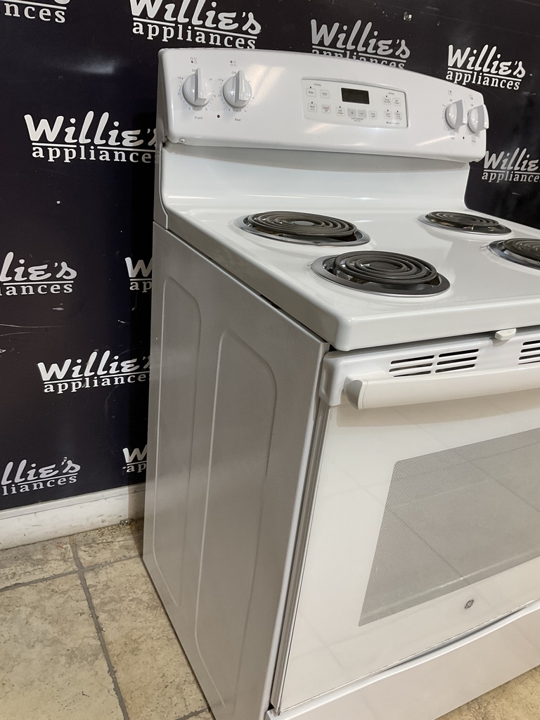 Ge Used Electric Stove 220volts (40/50 AMP) 30inches {no cord} (White) 