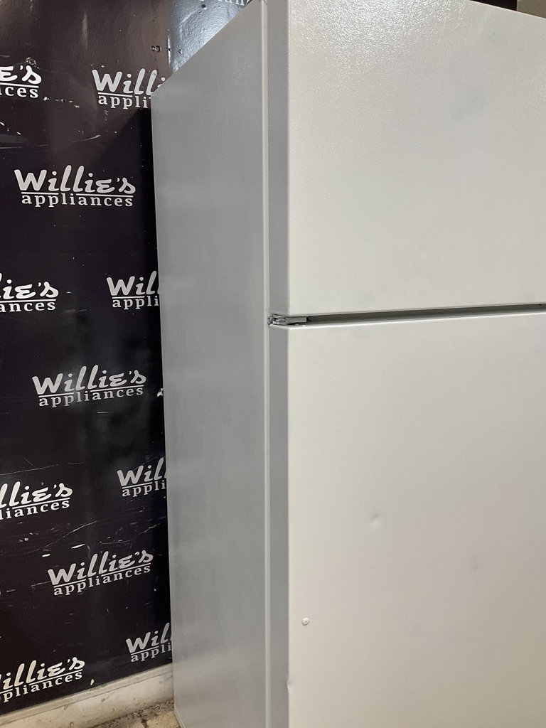 Whirlpool Used Refrigerator Top and Bottom 28x68 (White) 