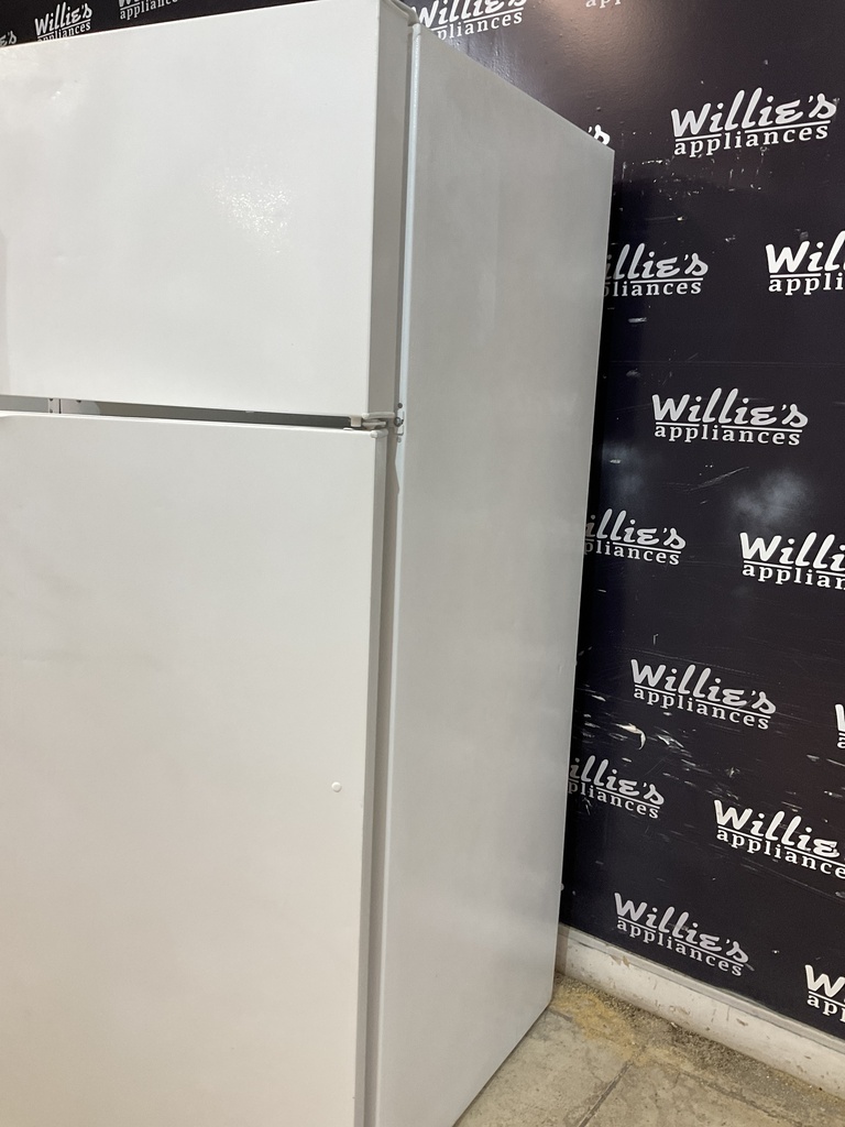 Hotpoint Used Refrigerator Top and Bottom 28x67 (White) 