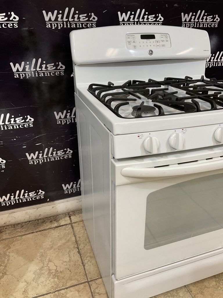 Ge Used Natural Gas Stove 30inches  (white) 