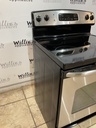 Ge Used Electric Stove 220volts (40/50 AMP) 30inches {3 prong} (Stainless steel) 