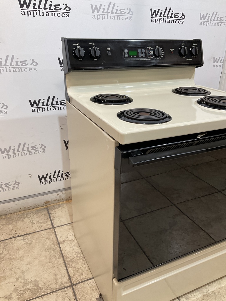 Hotpoint Used Electric Stove 20volts (40/50 AMP) 30inches {no cord} (Bisque/Black) 