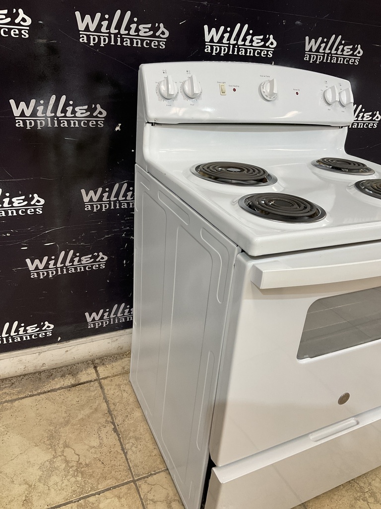 Ge Used Electric Stove 220volts (40/50 AMP) 30inches {no cord} (White) 