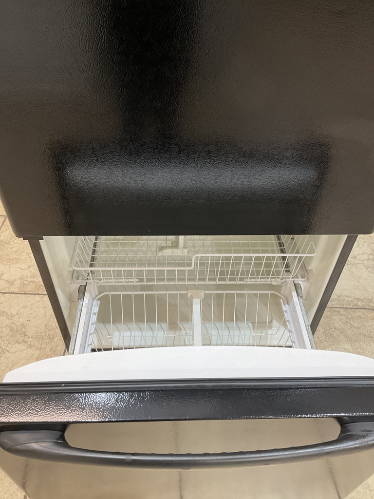 Amana Used Refrigerator Top and Bottom Mount 32 1/2” x 69 1/2” (Black) 