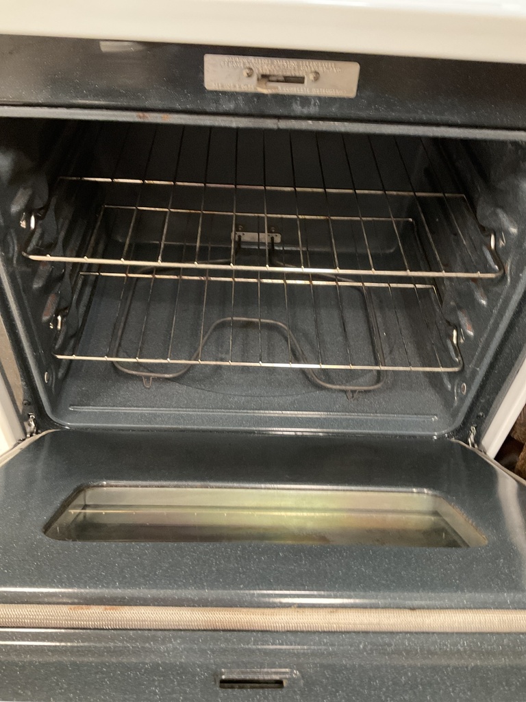 Ge Used Electric Stove 220volts (40/50 AMP) 30inches {no cord} (White/Black)