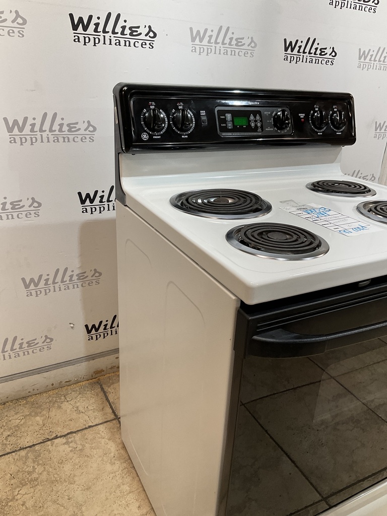 Ge Used Electric Stove 220volts (40/50 AMP) 30inches {no cord} (White) 