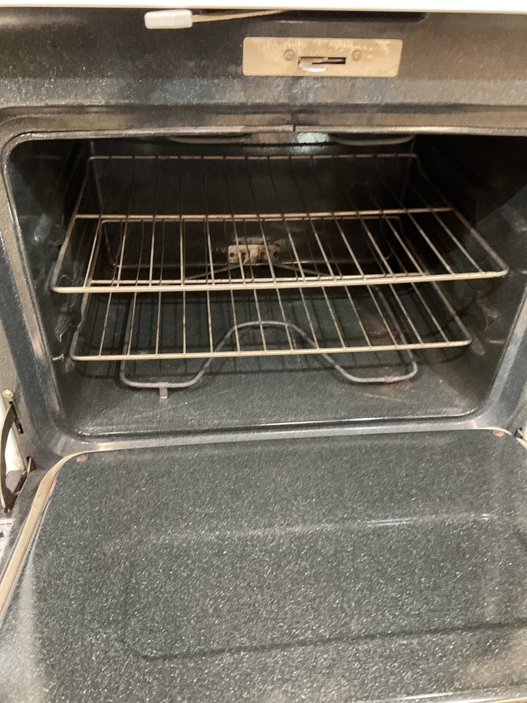 Ge Used Electric Stove 220volts (40/50 AMP) 30inches {no cord} (White) 