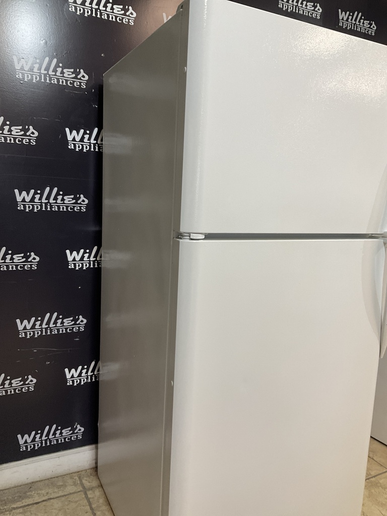 Frigidaire Used Refrigerator Top and Bottom 30x69 (White) 