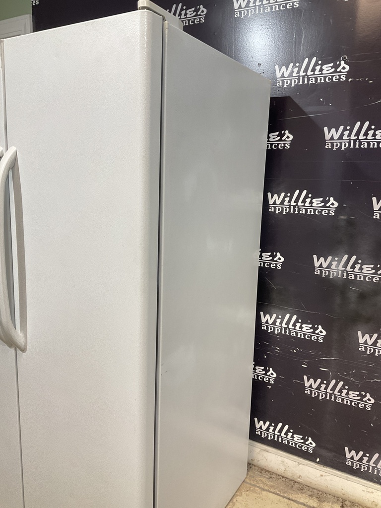 Ge Used Refrigerator Side by Side 33 1/2” x 67 1/2” (White)