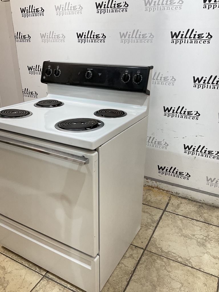 Ge Used Electric Stove 220volts (40/50 AMP) 30inches {no cord} (White/Black) 
