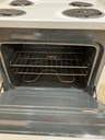 Ge Used Electric Stove 220volts (40/50 AMP) 30inches {no cord} (White/Black) 