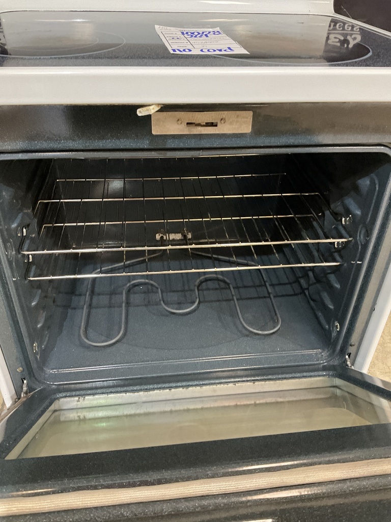 Ge Used Electric Stove 220volts (40/50 AMP) 30inches {no cord} (White) 
