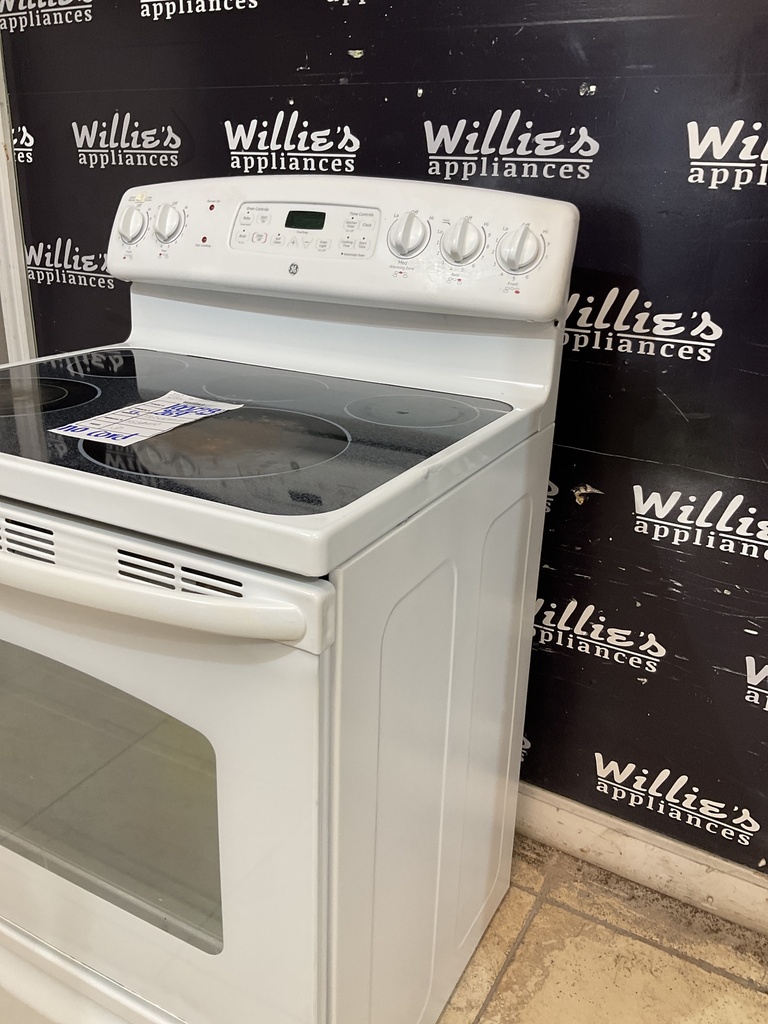Ge Used Electric Stove 220volts (40/50 AMP) 30inches {no cord} (White) 