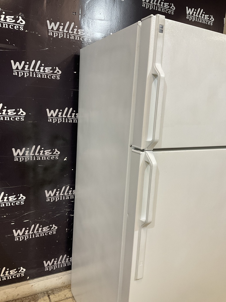 Hotpoint Used Refrigerator Top and Bottom 28x64 1/2” (White) 