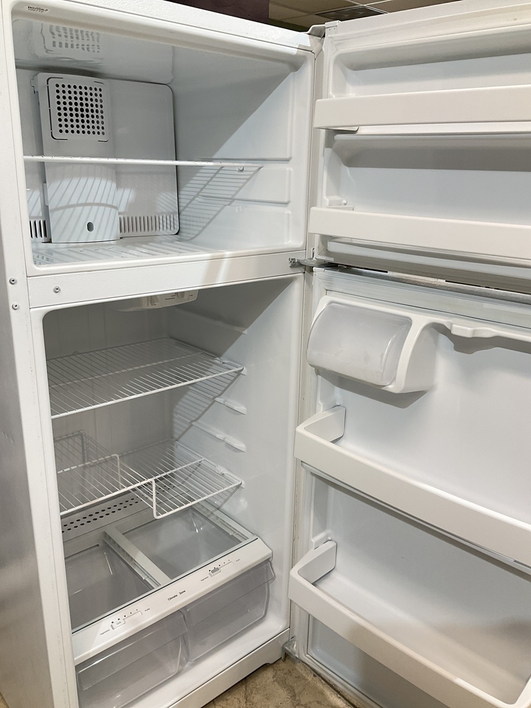 Ge Used Refrigerator Top and Bottom 28x64 1/2” (White) 
