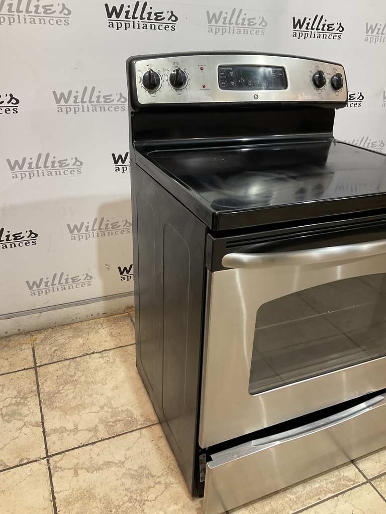 Ge Used Electric Stove 220volts (40/50 AMP) 30inches {3 prong} (Stainless steel) 