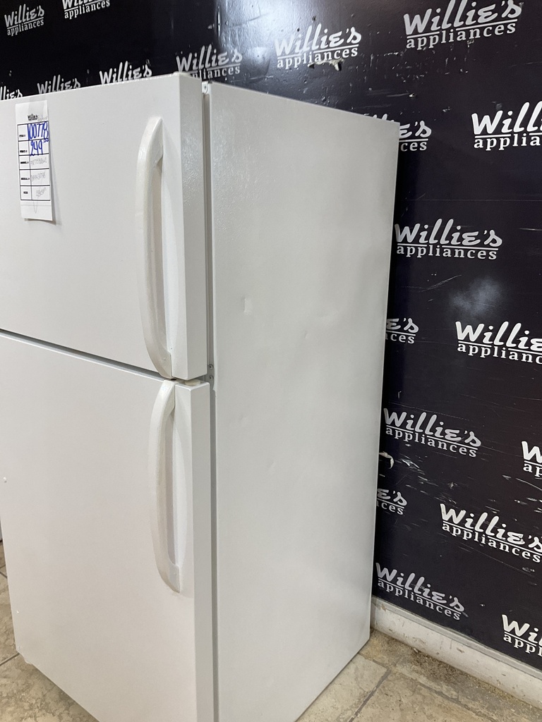 Frigidaire Used Refrigerator Top and Bottom 28x59 1/2” (White) 