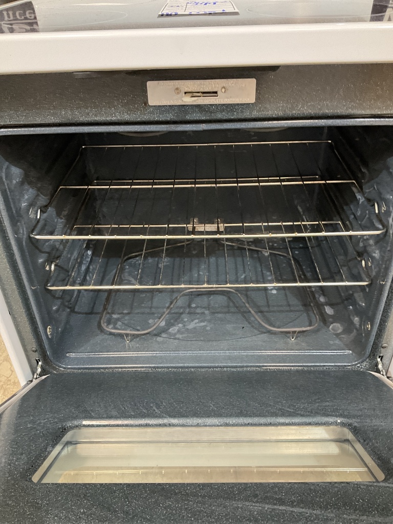 Ge Used Electric Stove 220volts (40/50 AMP) 30inches  {no cord} (White)