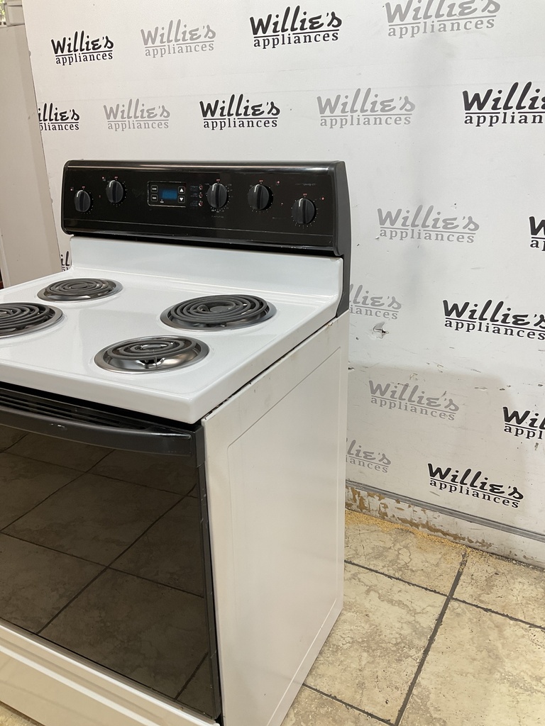 Whirlpool Used Electric Stove 220volts (40/50 AMP) 30inches {3 prong} (White/Black)