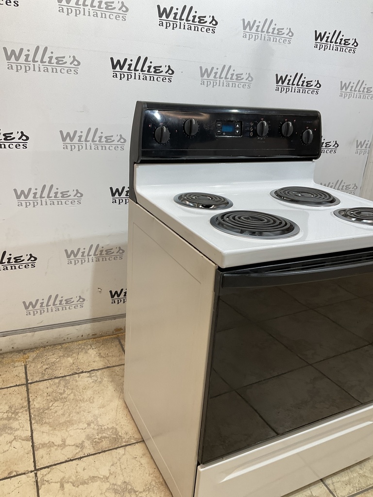 Whirlpool Used Electric Stove 220volts (40/50 AMP) 30inches {3 prong} (White/Black)