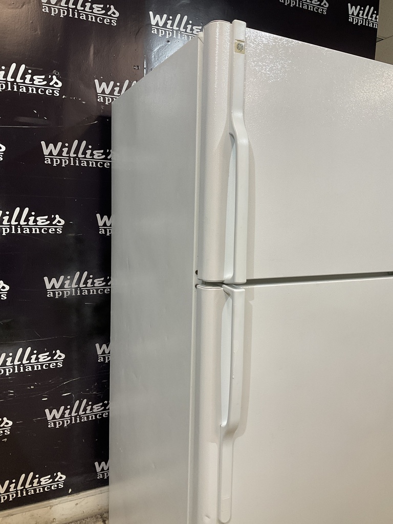 Ge Used Refrigerator Top and Bottom 30x66 1/2” (White) 