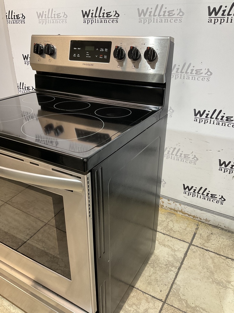 Frigidaire Used Electric Stove 220volts (40/50 AMP) 30inches {no cord} (Stainless steel) 