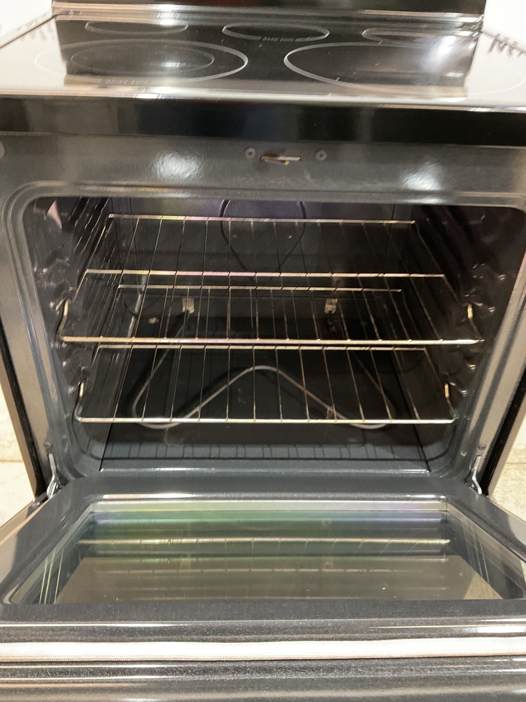 Frigidaire Used Electric Stove 220volts (40/50 AMP) 30inches {no cord} (Stainless steel) 
