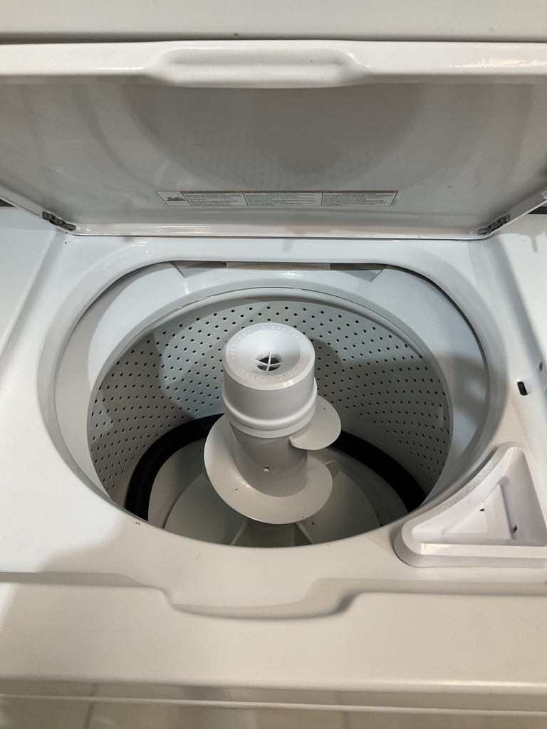 Whirlpool Used Electric Unit Stackable 220volts (30 AMP) 27x72 {4 prong} (White) 
