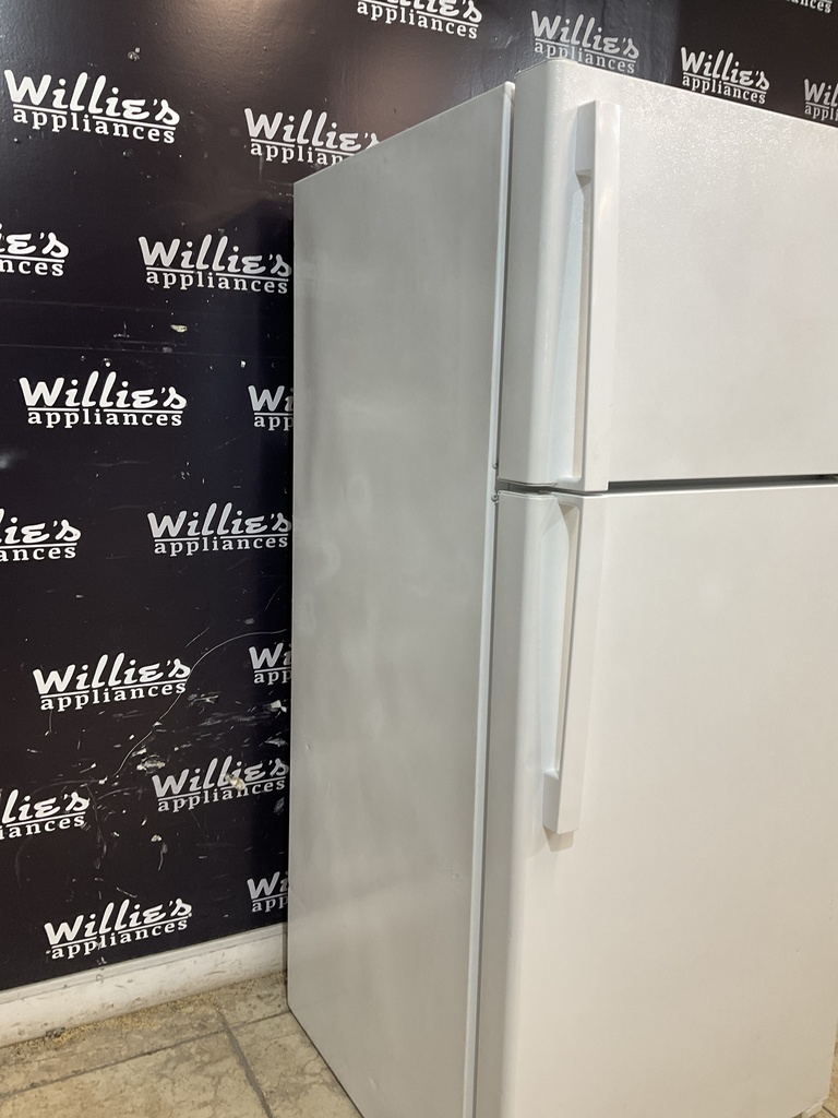 Ge Used Refrigerator Top and Bottom 28x64 (White) 