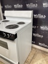 Ge Used Electric Stove 220volts (40/50 AMP) 30inches {no cord} (White) 