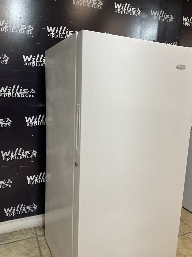 Wood’s Used Freezer Upright 30x60 (White) 
