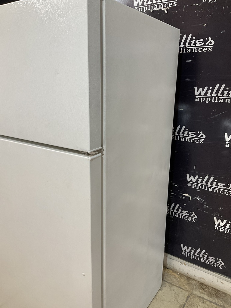 Ge Used Refrigerator Top and Bottom 28x61 1/2” (White) 