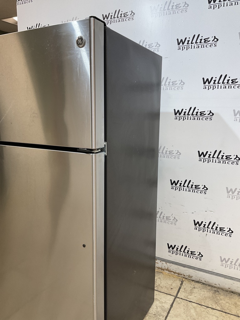 Ge Used Refrigerator Top and Bottom 28x64 (Stainless Steel) 