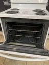Frigidaire Used Electric Stove 220volts (40/50 AMP) 30inches {3 prong} (White) 