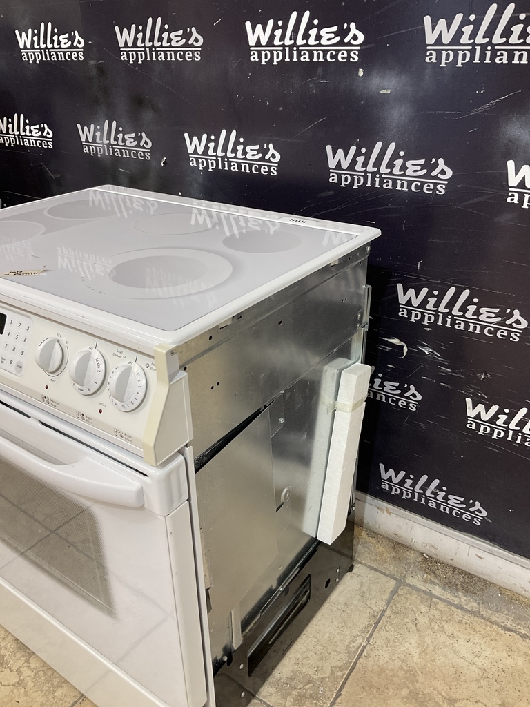 Frigidaire Used Electric Stove 220volts (40/50 AMP) 30inches {4 prong} (White) 