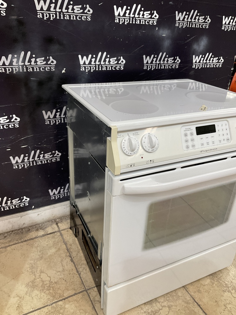 Frigidaire Used Electric Stove 220volts (40/50 AMP) 30inches {4 prong} (White) 