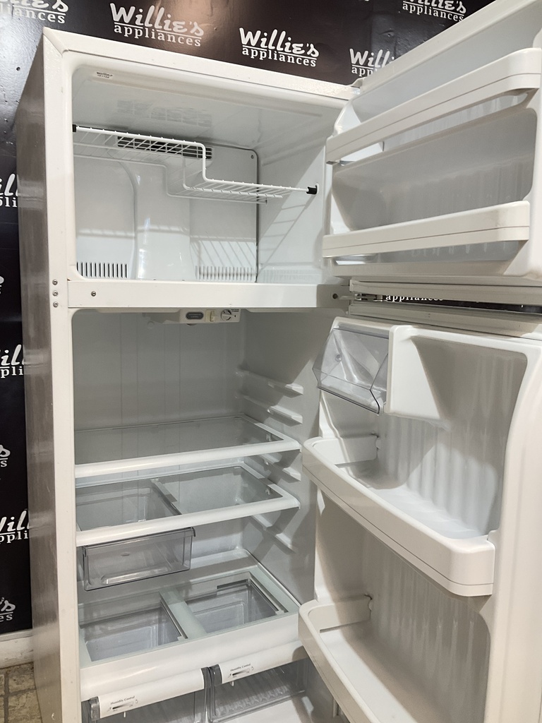 Ge Used Refrigerator Top and Bottom 28x67 1/2” (White) 