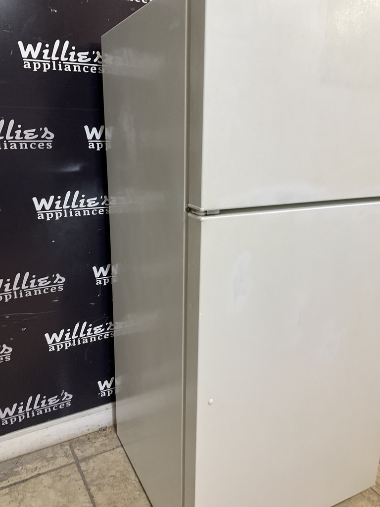 Hotpoint Used Refrigerator Top and Bottom 28x61 1/2” (White) 
