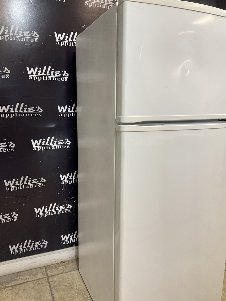 Whirlpool Used Refrigerator Top and Bottom 28x68 (White) 