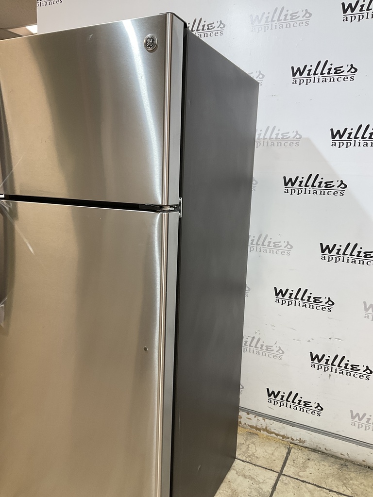 Ge Used Refrigerator Top and Bottom 28x66 1/2” (Stainless Steel) 