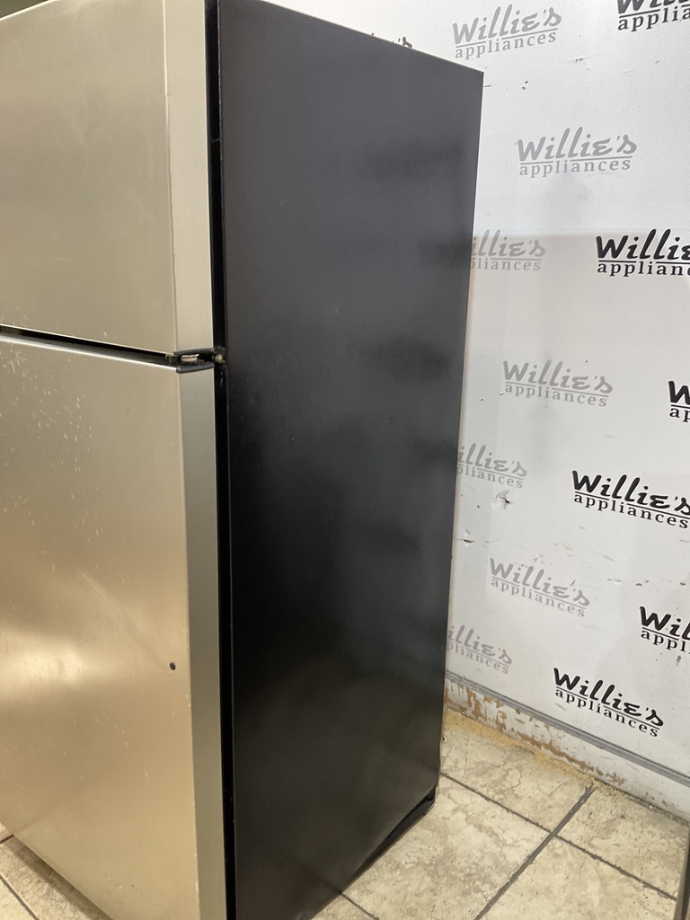 Ge Used Refrigerator Top and Bottom 28x64 1/2” 