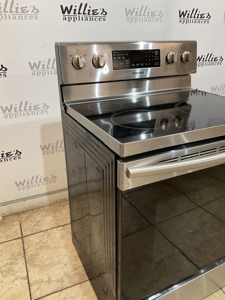 Samsung Used Electric Stove 220volts (40/50 AMP) 30inches {4 prong} (stainless steel) 